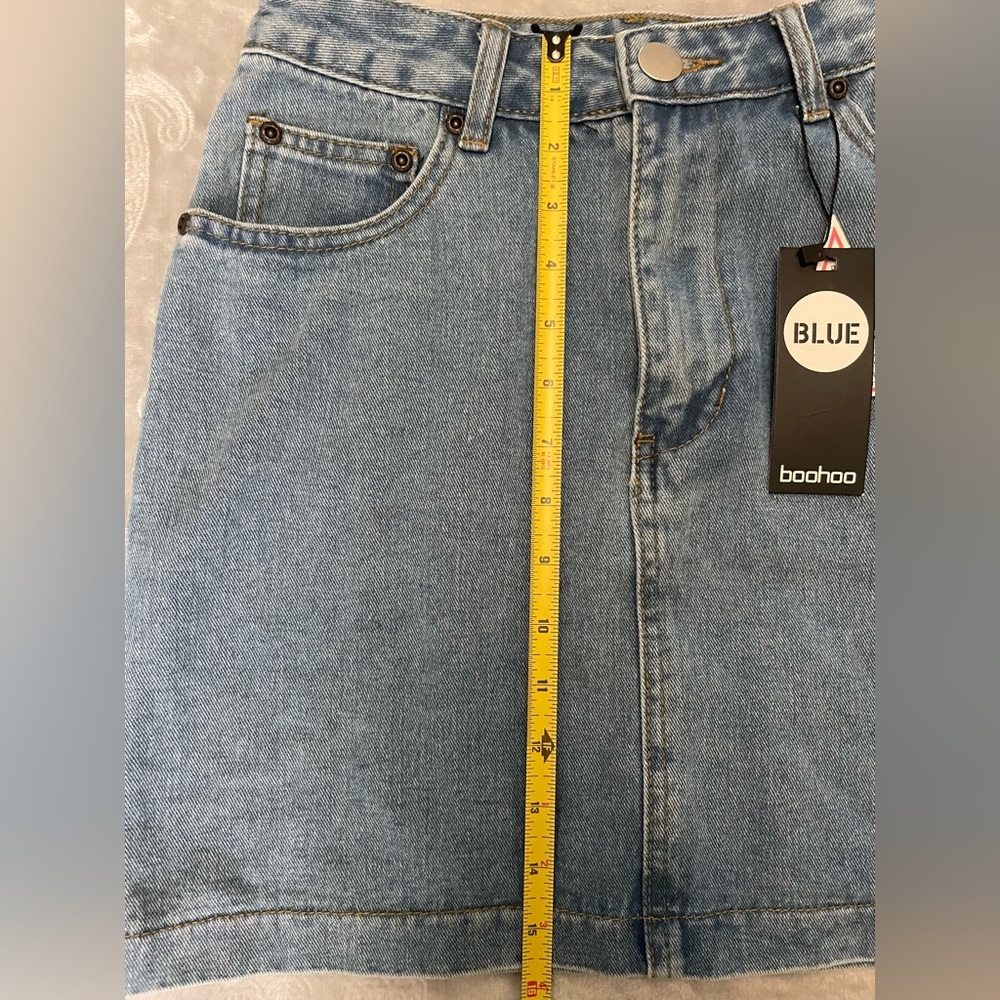 Boohoo‎ Light Wash Denim Skirt - Picture 4 of 6